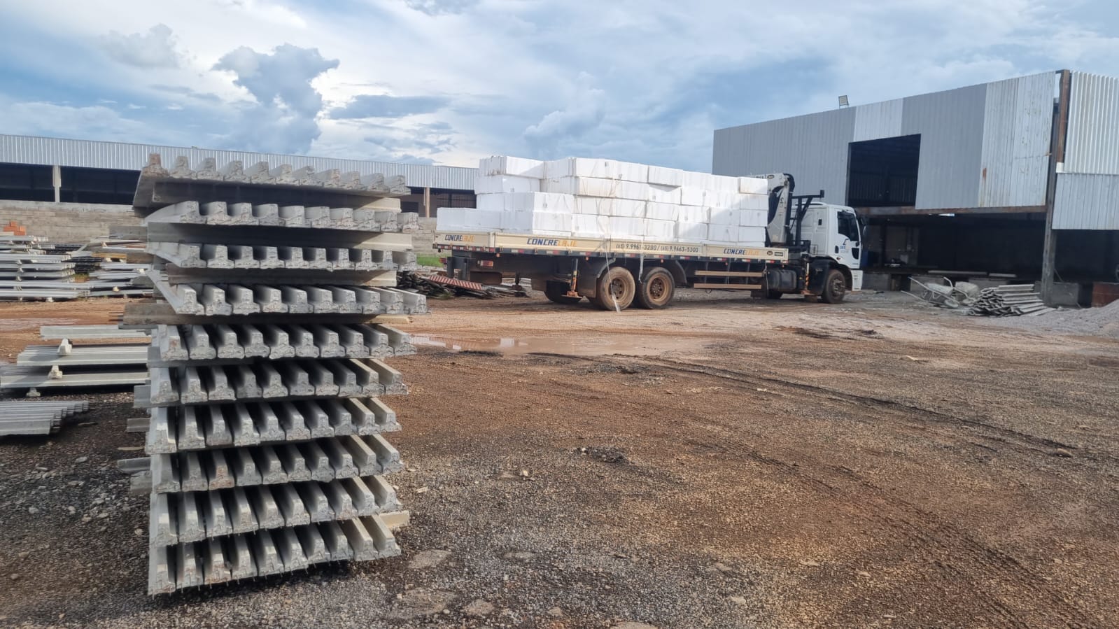 Vigotas da Concrelaje prontas para entrega